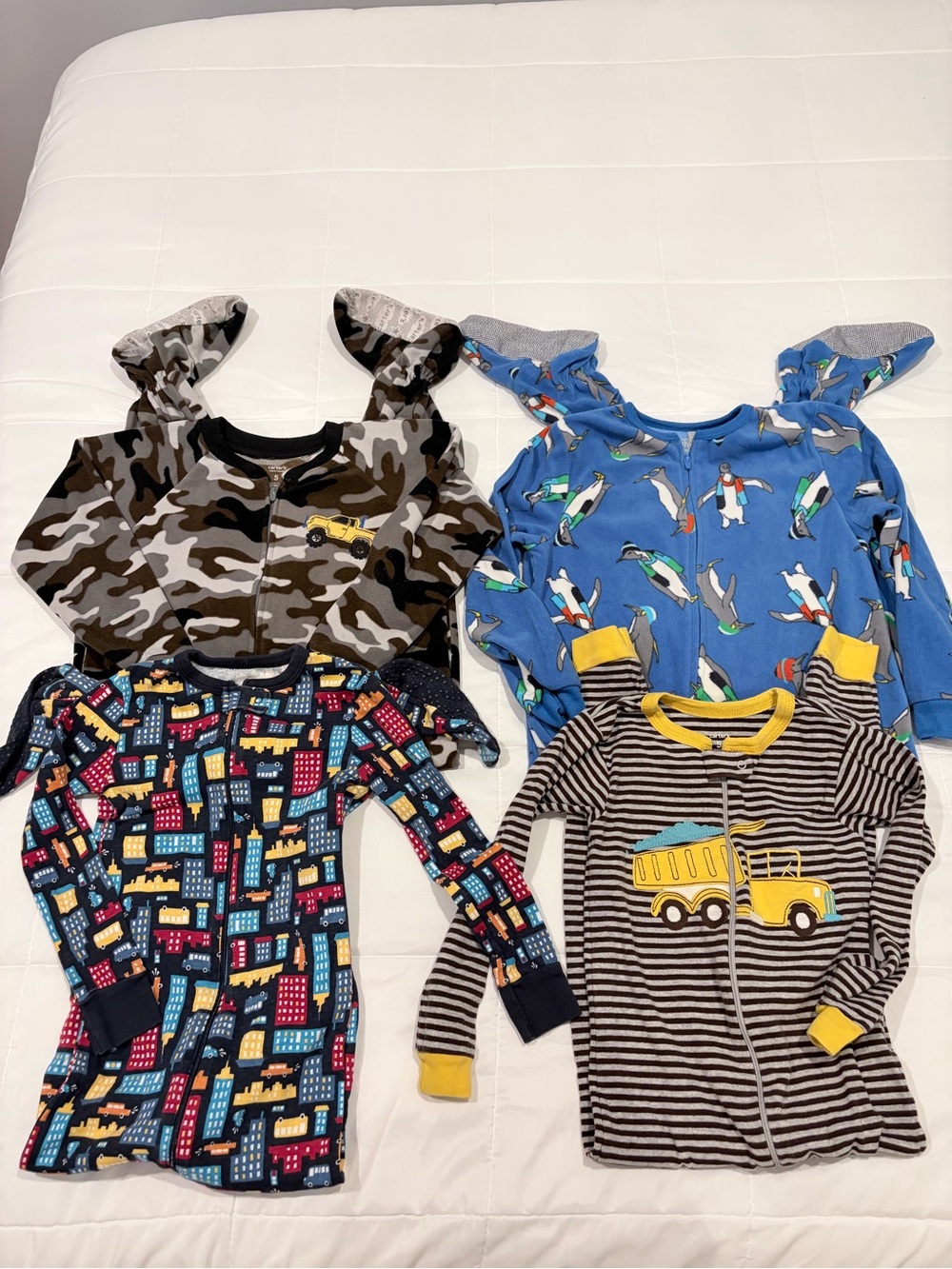Boys 5T Footed Pajama Bundle Cars Penguins Camo Fleece Sleepers Lot of 4